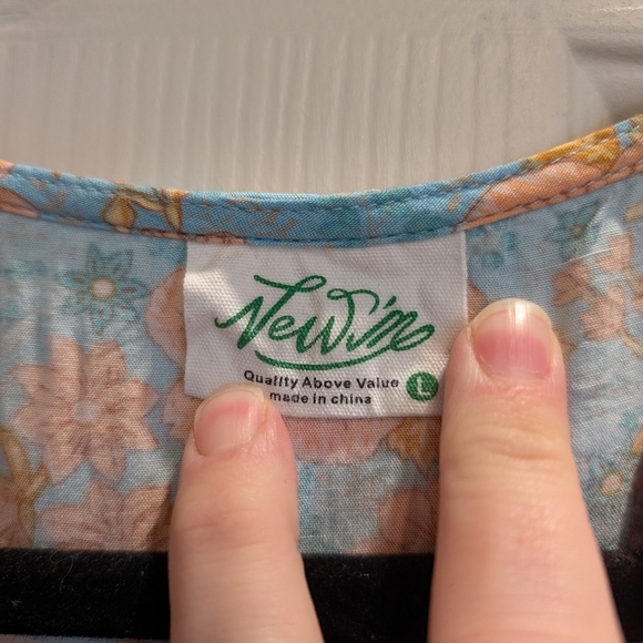 Floral Bohemian V-Neck Dress - Picture 3 of 8